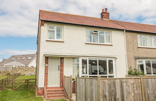 Beadnell Cottage | Cabin ∙ 3 bedrooms ∙ 5 guests