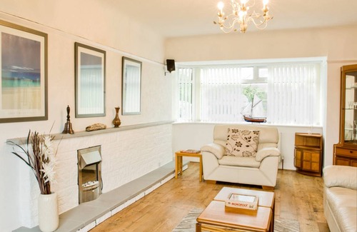 Benllech Cottage | Cabin ∙ 3 bedrooms ∙ 5 guests
