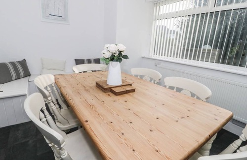 Benllech Cottage | Cabin ∙ 3 bedrooms ∙ 5 guests