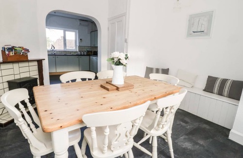 Benllech Cottage | Cabin ∙ 3 bedrooms ∙ 5 guests