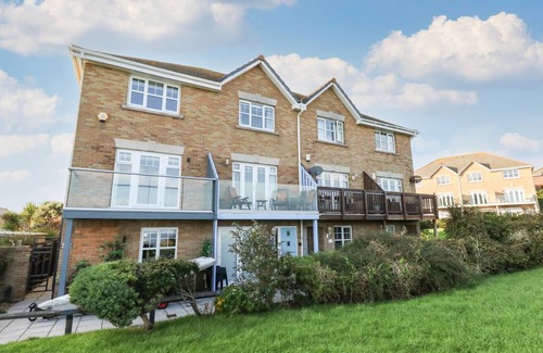 Wyke Regis Cottage | Cabin ∙ 3 bedrooms ∙ 5 guests