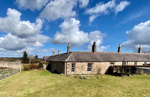 Akeld Cottage | Cabin ∙ 3 bedrooms ∙ 5 guests
