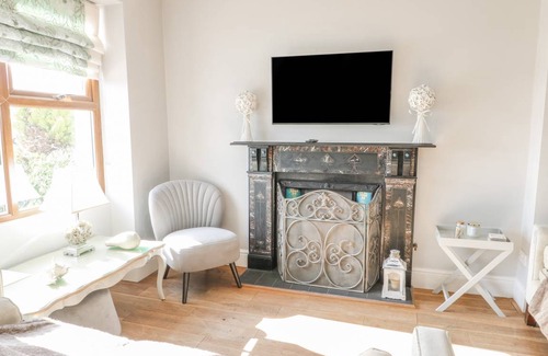 Moelfre Cottage | Cabin ∙ 3 bedrooms ∙ 6 guests