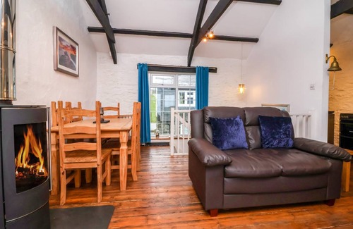 Tintagel Cottage | Cabin ∙ 3 bedrooms ∙ 6 guests