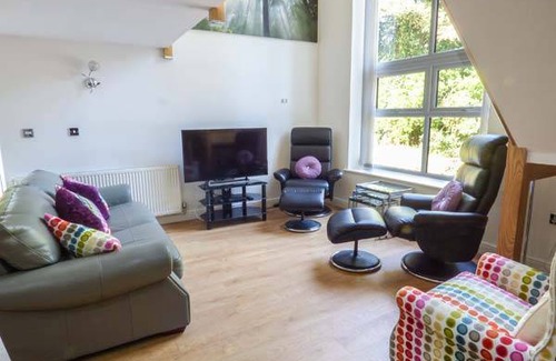 Frodsham Cottage | Cabin ∙ 3 bedrooms ∙ 8 guests
