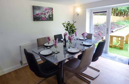 Frodsham Cottage | Cabin ∙ 3 bedrooms ∙ 8 guests
