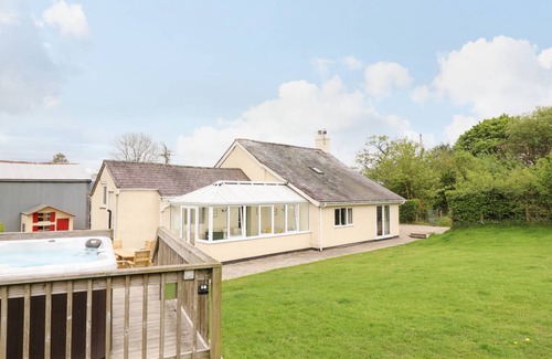 Graigfechan Cottage | Cabin ∙ 3 bedrooms ∙ 6 guests