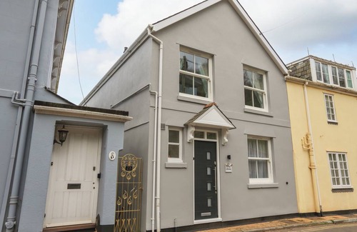 Dartmouth Cottage | Cabin ∙ 3 bedrooms ∙ 6 guests