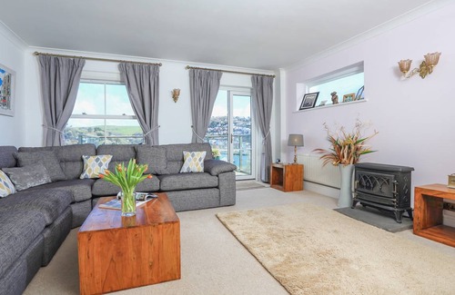 Dartmouth Cottage | Cabin ∙ 3 bedrooms ∙ 6 guests