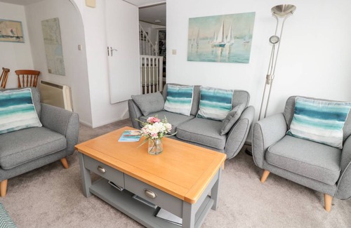 Dartmouth Cottage | Cabin ∙ 3 bedrooms ∙ 6 guests