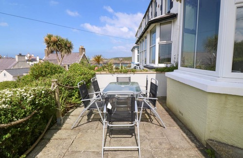 Cemaes Bay Cottage | Cabin ∙ 3 bedrooms ∙ 6 guests