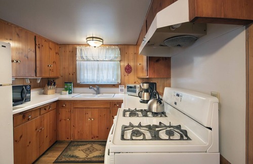North Wawona Cabin | Cabin # 34 Grandma's Cabin (1 Bedroom only)