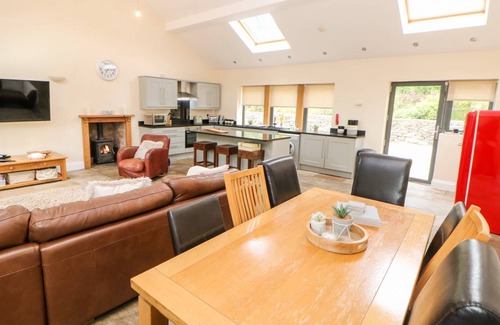 Hollow Meadows Cottage | Cabin ∙ 4 bedrooms ∙ 8 guests
