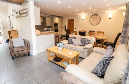 Hollow Meadows Cottage | Cabin ∙ 4 bedrooms ∙ 8 guests