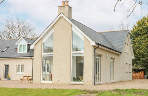 Banff Cottage | Cabin ∙ 4 bedrooms ∙ 8 guests