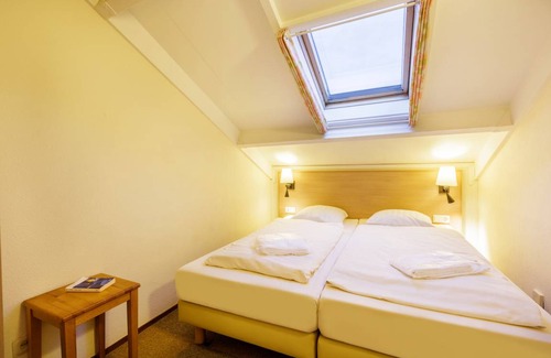 Ouddorp Cottage | Cabin ∙ 4 bedrooms ∙ 8 guests