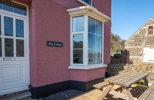 Hope-Cove Cottage | Cabin ∙ 4 bedrooms ∙ 8 guests