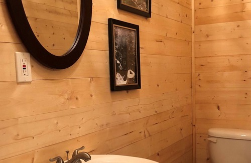 Morrilton House | Cabin 4: The Outdoorsman Cabin