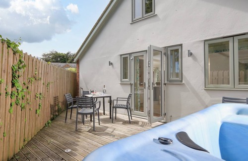 Bugford Cottage | Cabin ∙ 5 bedrooms ∙ 10 guests