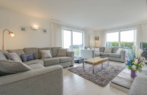 Strete Cottage | Cabin ∙ 5 bedrooms ∙ 10 guests