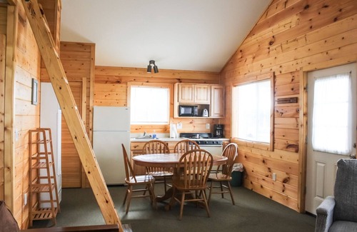 Houghton Lake Resort | Cabin 5 - Cozy 3-bedroom lakefront.