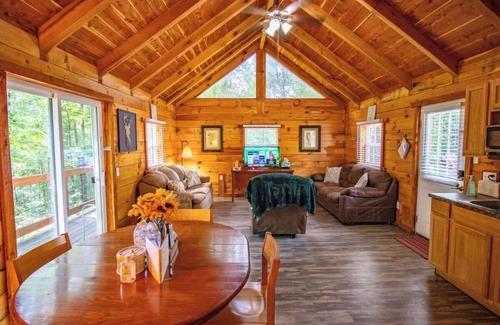 Columbia Cabin | Cabin 5 | Sleeps 8 | Private Deck | Private Cabin