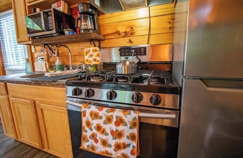 Columbia Cabin | Cabin 5 | Sleeps 8 | Private Deck | Private Cabin