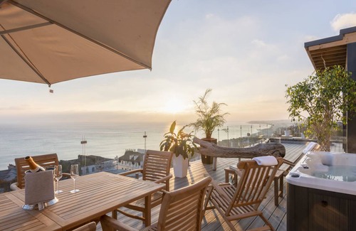 St Leonards-On-Sea Cottage | Cabin ∙ 6 bedrooms ∙ 14 guests