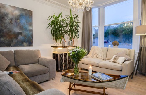 St Leonards-On-Sea Cottage | Cabin ∙ 6 bedrooms ∙ 14 guests