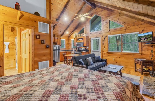 Stanardsville Cabin | Cabin #6 - Laurel Haven | 0 Bed, 1 Bath