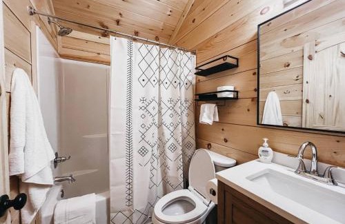 Hartwell Other | Cabin #7 One Bedroom With Kitchenette