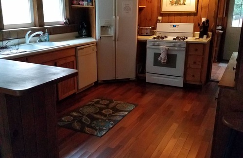 Topton Cabin | Cabin above the Nantahala Gorge, Nantahala River & Queens Lake Access
