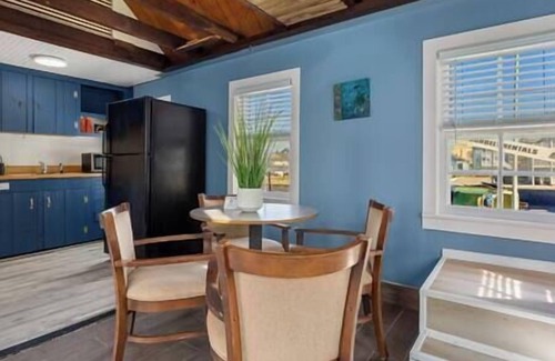 Ocean City Cabin | Cabin at The Beach , not handicapped accesible- has stair access . 1 bathroom