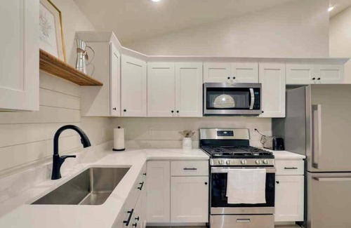 Crossville Cabin | Cabin C -Basses Creek Cabins - Golf, swim, hike!