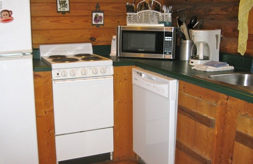 Slade Cabin | Cabin centrally located with hot tub and wi-fi