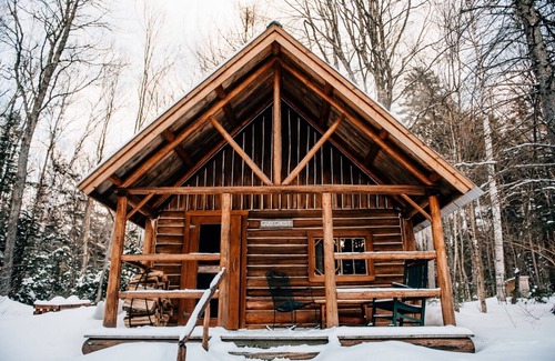 Greenville House | Cabin, Double, Twin and Shared Bathroom