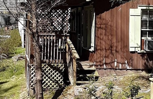 Chimney Rock Cabin | Cabin-Ensuite-Mountain View-Waterfall Cabin