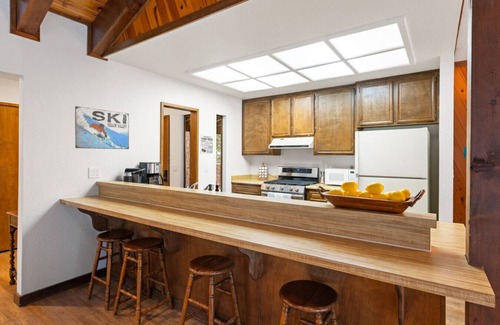 Tahoe Sierra Estates House | Cabin for 8 HotTub Walk to Private Beach for HOA