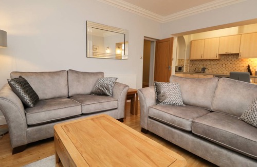 Bowness-on-Windermere Cottage | Cabin ∙ 2 bedrooms ∙ 4 guests
