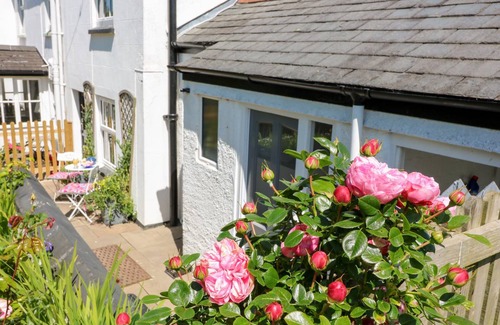 Burgh Island Cottage | Cabin ∙ 2 bedrooms ∙ 4 guests