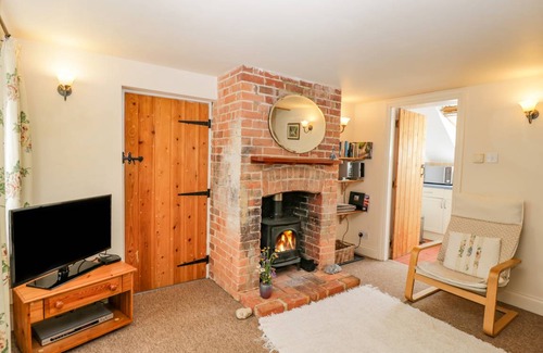 Sturminster Marshall Cottage | Cabin ∙ 2 bedrooms ∙ 4 guests