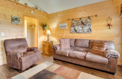 Mountain View House | Cabin Getaway in Mountain View with Porch and Grill
