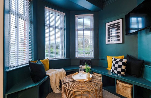 Rhos on Sea Cottage | Cabin Hill