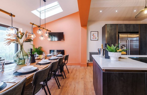 Rhos on Sea House | CABIN HILL, pet friendly, character holiday cottage in Rhos-On-Sea