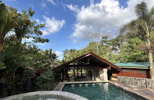 Palma Cabin | Cabin in La Fortuna with Jacuzzi and Pool