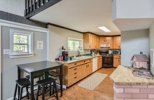 Green Mountain Falls Cabin | Cabin in the Woods with Hot Tub, Incredible Views, Fireplace, Foosball, Fire Pit