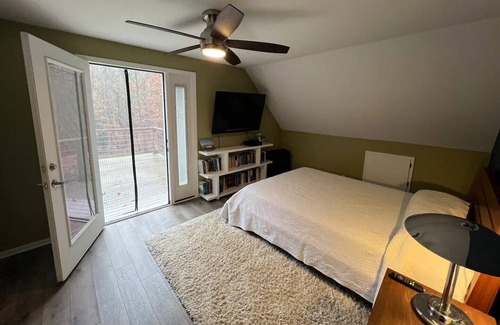 Hamilton House | Cabin in the Woods-CIW Peaceful retreat adjacent 50,000 acres of public