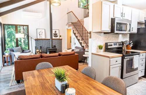 Sudden Valley House | Cabin in the Woods with Lake Views & surrounded by PNW Vibes!