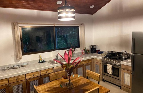 Parrita Villa | Cabin in tropical lush rainforest