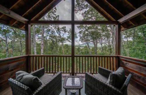 Mineral Bluff House | Cabin near Blue Ridge - Hot Tub Fire Pit Games